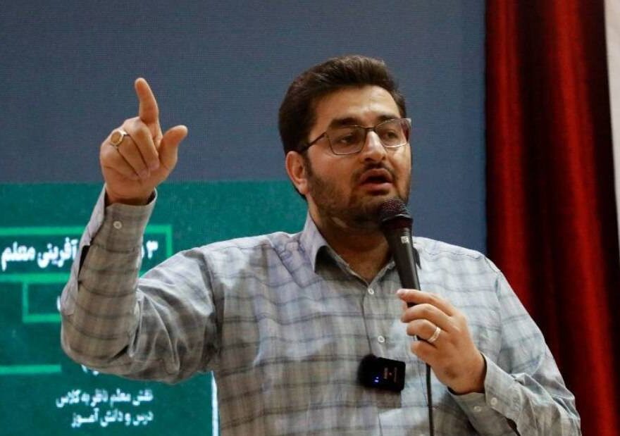 فشار اجتماعی نمی‌تواند مبنای سیاست‌گذاری تربیت معلم باشد