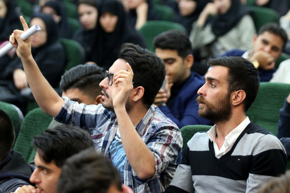 در هفته برگزاری نمایشگاه کتاب چه بخوانیم: قسمت دوم، قفسه تشکیلات